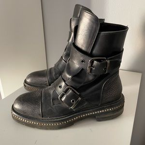 Made in Italy combat boots black leather with buckles and zipper. Size 38 Euro